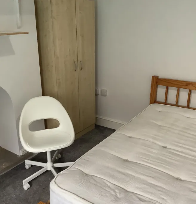 Gaunt St // 3 Bed // JULY 2026 - Image 10